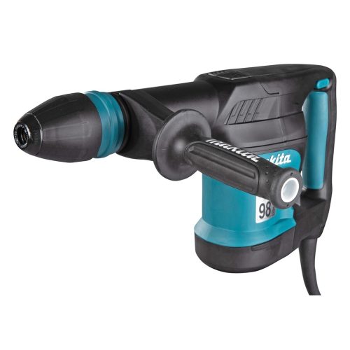 HM0870C Martello Demolitore a Corrente Martello demolitore 1.100 W con energia di impatto di 7,6 J ideale per un'efficiente rimozione del materiale. Compatibile con punte SDS-Max. Avviamento lento e velocità costante sotto sforzo. Il sistema Soft no load abbatte le vibrazioni anche in fase di non lavoro. Velocità di impatto regolabile: 1.100-2.650 giri/min. 12 posizioni di regolazione dello scalpello. E' presente la frizione di sicurezza per la sicurezza dell'operatore durante la lavorazione. LED di segnalazione usura spazzole e anomalie elettriche per un maggior controllo durante la lavorazione. Cavo alimentazione 5m. Accessori in dotazione : Impugnatura laterale, grasso per codolo, valigetta.