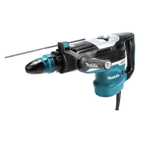 HR5212C Martello Rotativo combinato SDS-Max compatibile a Corrente Martello rotativo combinato SDS-Max compatibile 52 mm - AVT - 2 Funzioni Martello rotativo SDS Max compatibile, con impugnatura ergonomica dotato di motore da 1.510 W con avviamento morbido. Capacità di foratura nel CLS di 52 mm e potenza del colpo di 20,0 J. Dotato di 2 funzioni: percussione , rotazione + percussione. Disponibili 16 posizioni per la regolazione dello scalpello. E' presente la frizione di sicurezza per la sicurezza dell'operatore durante la lavorazione. Interruttore a slitta di blocco solo con la funzione percussione. Dotato di tecnologia anti vibrazione (AVT) per ridurre al minimo le vibrazioni durante l'utilizzo. Il sistema soft no load permette di ridurre le vibrazioni anche in fase di non lavoro. La tecnologia di feedback attivo (AFT) sempre attivo, monitora il lavoro a tutela dell'utilizzatore arrestando la macchina in caso di blocco della punta durante la foratura evitando la rotazione della stessa intorno all'asse della punta. LED per segnalare usura spazzole e anomalie. Questo utensile è la scelta ideale per lavori di ristrutturazione e costruzione. Cavo di alimentazione 5m. Accessori in dotazione: Impugnatura laterale diritta, asta di profondità, grasso per codolo, panno, valigetta.