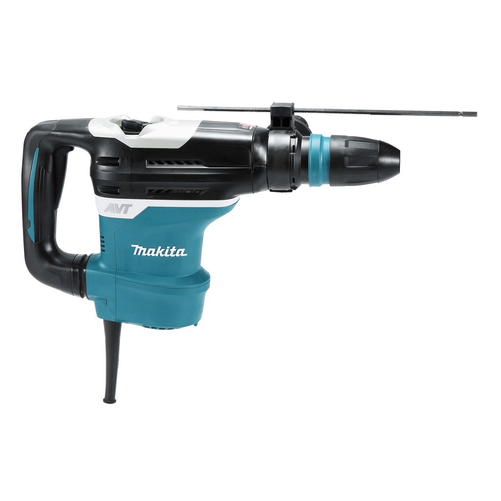 Martello rotativo SDS Max compatibile, con impugnatura ergonomica dotato di motore da 1.100 W con avviamento morbido. Capacità di foratura nel CLS di 40 mm e potenza del colpo di 8,0 J. Dotato di 2 funzioni: percussione , rotazione + percussione. Disponibili 12 posizioni perla regolazione dello scalpello. E' presente la frizione di sicurezza per la sicurezza dell'operatore durante la lavorazione. Dotato di tecnologia anti vibrazione (AVT) per ridurre al minimo le vibrazioni durante l'utilizzo. Il sistema soft no load permette di ridurre le vibrazioni anche in fase di non lavoro. La tecnologia di feedback attivo (AFT) sempre attivo, monitora il lavoro a tutela dell'utilizzatore arrestando la macchina in caso di blocco della punta durante la foratura evitando la rotazione della stessa intorno all'asse della punta. LED per segnalare usura spazzole e anomalie. Questo utensile è la scelta ideale per lavori di ristrutturazione e costruzione. Cavo di alimentazione 5m. Accessori in dotazione: Impugnatura laterale diritta, asta di profondità, grasso per codolo, panno, valigetta.