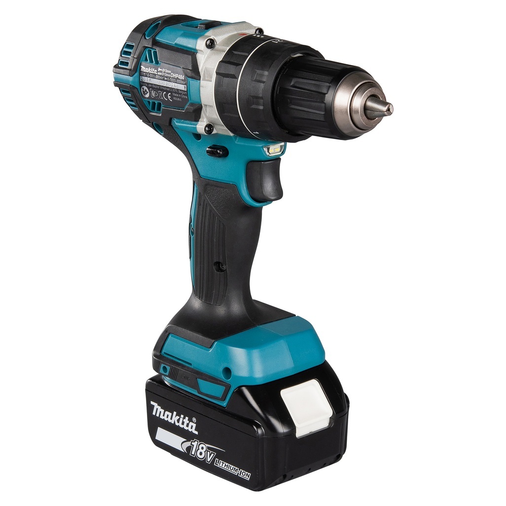 DHP484RT3J – Trapano Avvitatore a Percussione LXT a Batteria Trapano avvitatore c/percussione 18V 13 mm - 54 Nm – BL Trapano avvitatore a percussione 18V efficiente dotato di motore senza spazzole per applicazioni di avvitatura e foratura con o senza l'utilizzo della percussione. Possibilità di impostare due livelli di potenza. Coppia di serraggio massima 54 Nm. Uno strumento versatile per installatori, costruttori e personale di manutenzione. Luce LED integrata. Fornito con 3 batterie 5,0 Ah BL1850B, caricabatterie rapido 45' DC18RC, valigetta MAKPAC tipo 2 (821550-0).