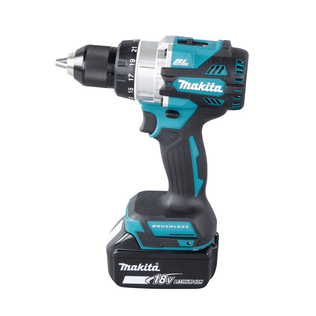 DHP486RTJ – Trapano Avvitatore a Percussione LXT a Batteria Trapano avvitatore c/percussione 18V 13 mm - 130Nm – BL Trapano avvitatore con percussione LXT® 18V efficiente dotato di motore senza spazzole per applicazioni di avvitatura e foratura con o senza l'utilizzo della percussione. Possibilità di impostare due livelli di potenza. Coppia di serraggio massima 130 / 65 Nm. Uno strumento versatile per installatori, costruttori e personale di manutenzione. Luce LED integrata. Fornito con due batterie da 5,0 Ah e caricabatterie. fornito con valigetta MAKPAC.