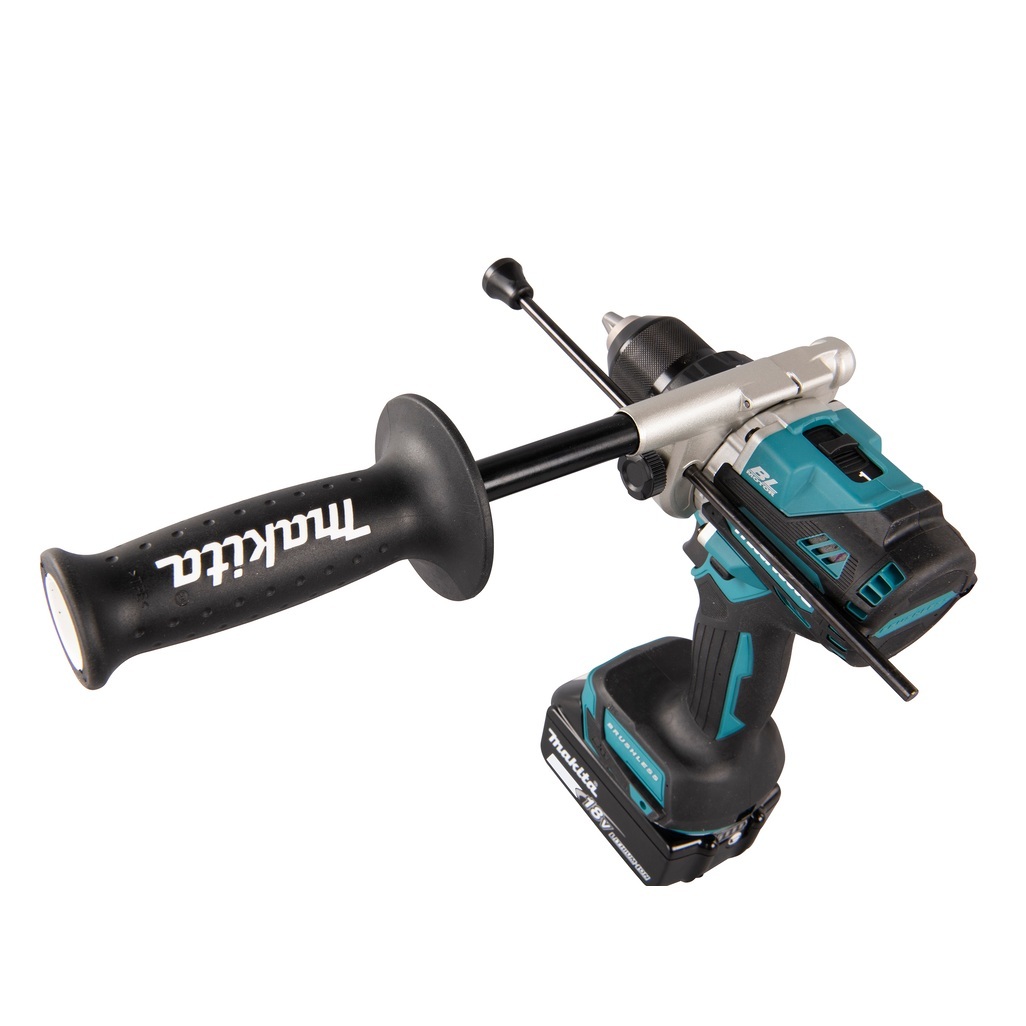 DHP486RTJ – Trapano Avvitatore a Percussione LXT a Batteria Trapano avvitatore c/percussione 18V 13 mm - 130Nm – BL Trapano avvitatore con percussione LXT® 18V efficiente dotato di motore senza spazzole per applicazioni di avvitatura e foratura con o senza l'utilizzo della percussione. Possibilità di impostare due livelli di potenza. Coppia di serraggio massima 130 / 65 Nm. Uno strumento versatile per installatori, costruttori e personale di manutenzione. Luce LED integrata. Fornito con due batterie da 5,0 Ah e caricabatterie. fornito con valigetta MAKPAC.