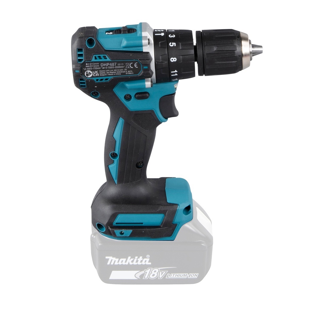 DHP487ZJ – Trapano Avvitatore a Percussione LXT a Batteria Trapano avvitatore c/percussione 18V 13 mm - 40Nm – BL Un trapano avvitatore con percussione LXT® 18V efficiente con motore senza spazzole per applicazioni di avvitatura e foratura con o senza l'utilizzo di percussione. Possibilità di impostare due livelli di potenza. Coppia di serraggio massima 40 Nm. Uno strumento versatile per installatori, costruttori e personale di manutenzione. Luce LED integrata. Fornito senza batterie e caricabatterie. fornito con valigetta MAKPAC.
