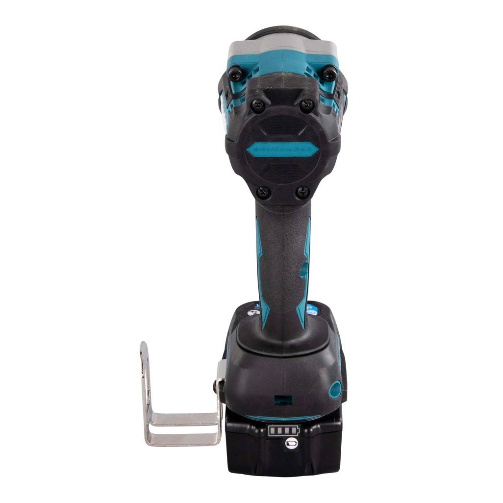 DTW700RTJ – Avvitatore a Impulsi LXT Avvitatore ad impulsi 18V 5Ahx2 700Nm 1/2" BL Avvitatore ad impulsi brushless da 1/2" con una coppia di serraggio fino a 700 Nm. Tre diverse impostazioni di potenza. Dotato di due luci a LED per avere maggiore visibilità durante le lavorazioni, è ideale per applicazioni che richiedono un'elevata coppia di serraggio. Fornito con due batterie 5,0Ah, caricabatterie. Fornito con valigetta MAKPAC.