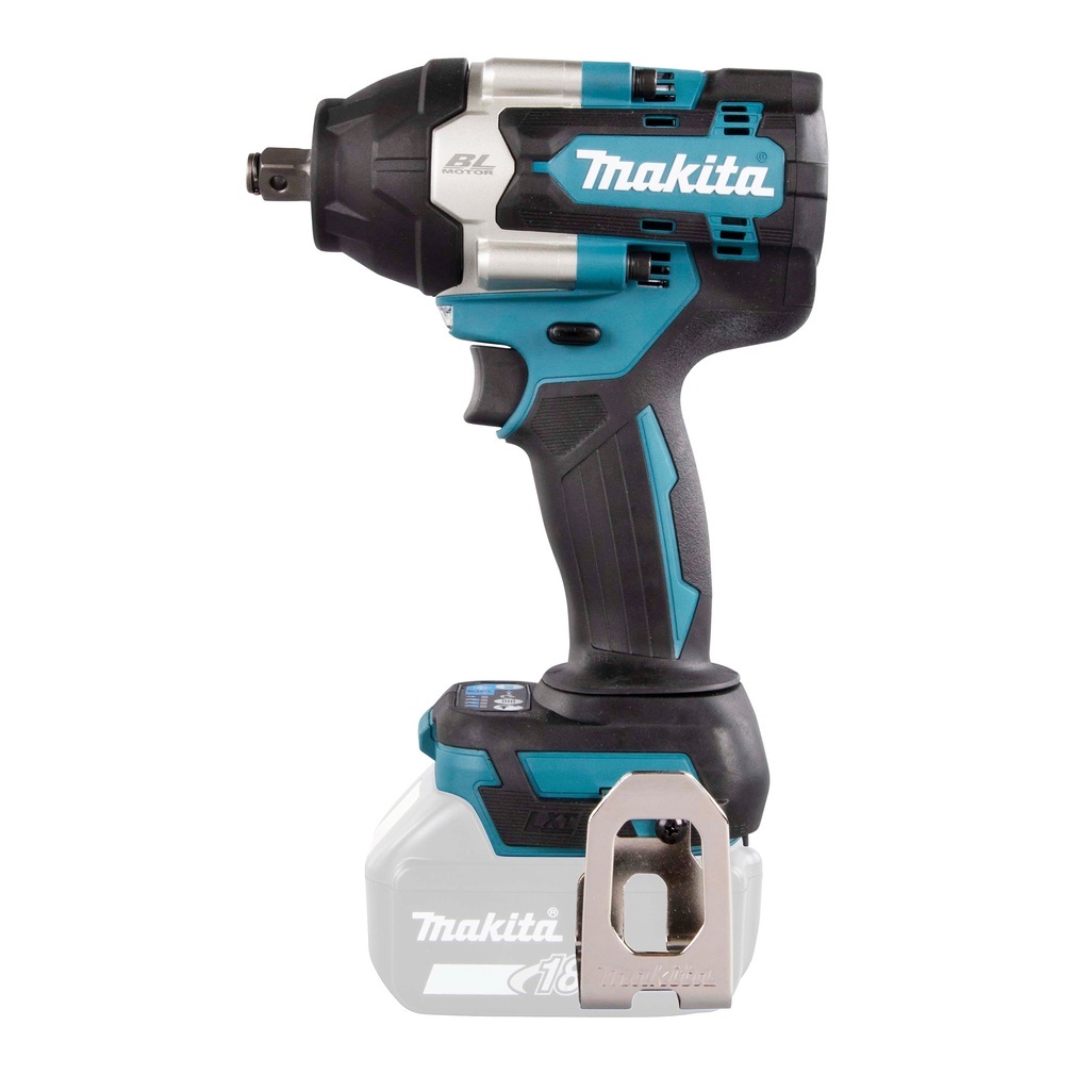 DTW700ZJ – Avvitatore a Impulsi LXT Avvitatore ad impulsi 18V 5Ahx2 700Nm 1/2" BL - Corpo macchina Avvitatore ad impulsi brushless da 1/2" con una coppia di serraggio fino a 700 Nm. Tre diverse impostazioni di potenza. Dotato di due luci a LED per avere maggiore visibilità durante le lavorazioni, è ideale per applicazioni che richiedono un'elevata coppia di serraggio. Fornito senza batterie e caricabatterie. Fornito con valigetta MAKPAC.