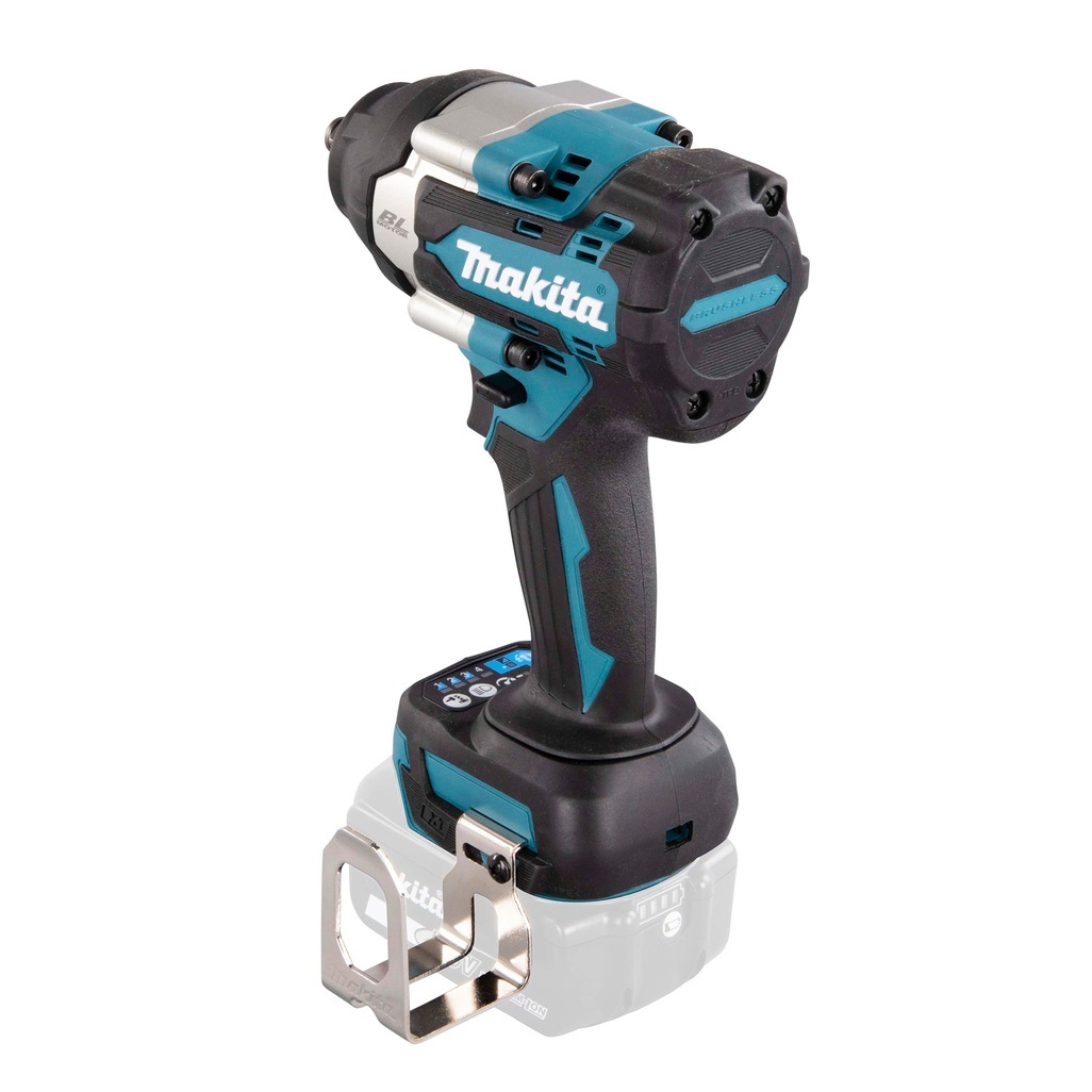 DTW700ZJ – Avvitatore a Impulsi LXT Avvitatore ad impulsi 18V 5Ahx2 700Nm 1/2" BL - Corpo macchina Avvitatore ad impulsi brushless da 1/2" con una coppia di serraggio fino a 700 Nm. Tre diverse impostazioni di potenza. Dotato di due luci a LED per avere maggiore visibilità durante le lavorazioni, è ideale per applicazioni che richiedono un'elevata coppia di serraggio. Fornito senza batterie e caricabatterie. Fornito con valigetta MAKPAC.