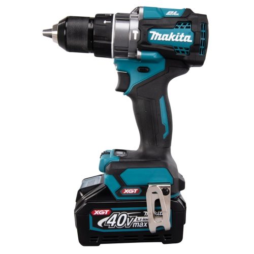 Trapano avvitatore a percussione 40V max motore brushless per avvitatura e foratura gravose. Trapano avvitatore con percussione ad impugnatura ergonomica con motore brushless professionale con possibilità di utilizzo con o senza percussione e un'elevata coppia massima di 150 Nm per adattarsi alle esigenze dell'operatore. Fornito con batterie e caricabatterie. Valigetta MAKPAC tipo 2 (821550-0)
