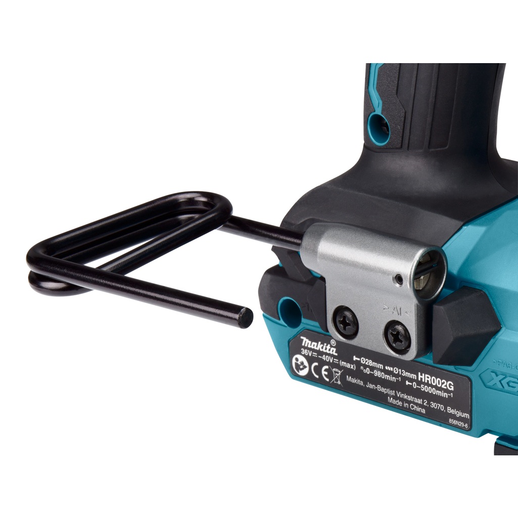 Tassellatore 620W e 2,9J di potenza del colpo, 3 funzioni e doppio led illuminazione. La tecnologia studiata per un corpo macchina bilanciato è studiato per consentire e supportare un lavoro intensivo garantendo comfort e sicurezza all'operatore e all'ambiente. AVT è il sistema attivo antivibrazione, AFT è il sistema di arresto in caso blocco della punta in foratura, XPT è il sistema che consente il lavoro anche in caso di pioggia e polveri e AWS è il sistema che consente l'avvio e l'arresto di una unità di aspirazione tramite bluetooth. Fornito con batteria/e e caricabatterie. Valigetta Makpac.