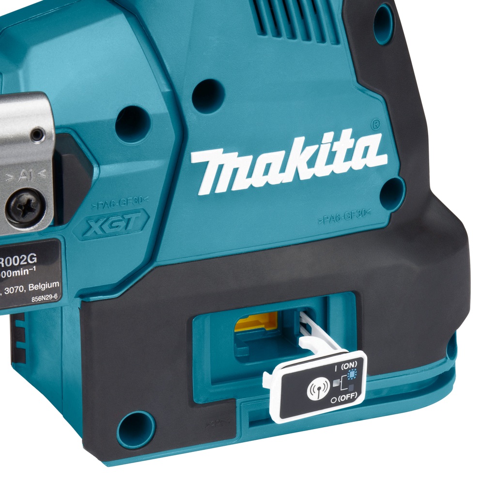 Tassellatore 620W e 2,9J di potenza del colpo, 3 funzioni e doppio led illuminazione. La tecnologia studiata per un corpo macchina bilanciato è studiato per consentire e supportare un lavoro intensivo garantendo comfort e sicurezza all'operatore e all'ambiente. AVT è il sistema attivo antivibrazione, AFT è il sistema di arresto in caso blocco della punta in foratura, XPT è il sistema che consente il lavoro anche in caso di pioggia e polveri e AWS è il sistema che consente l'avvio e l'arresto di una unità di aspirazione tramite bluetooth. Fornito con batteria/e e caricabatterie. Valigetta Makpac.