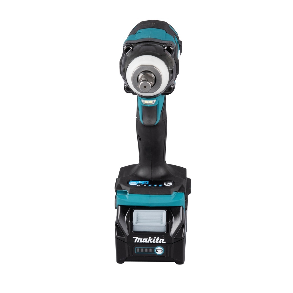 Chiave a impulsi brushless extra compatta ed efficiente con quattro livelli di potenza. Chiave a impulsi potente extra compatta, lunghezza 144 mm, attacco 1/2". Dimensioni e peso ridotto rendono questo utensile facile da usare, offrendo al contempo una coppia di serraggio massima di 350 Nm. Quattro livelli di potenza. 2 LED con pre accensione e funzioni afterglow. Fornita con due batterie 2,5 Ah e caricabatterie rapido, fornita in valigetta Makpac.