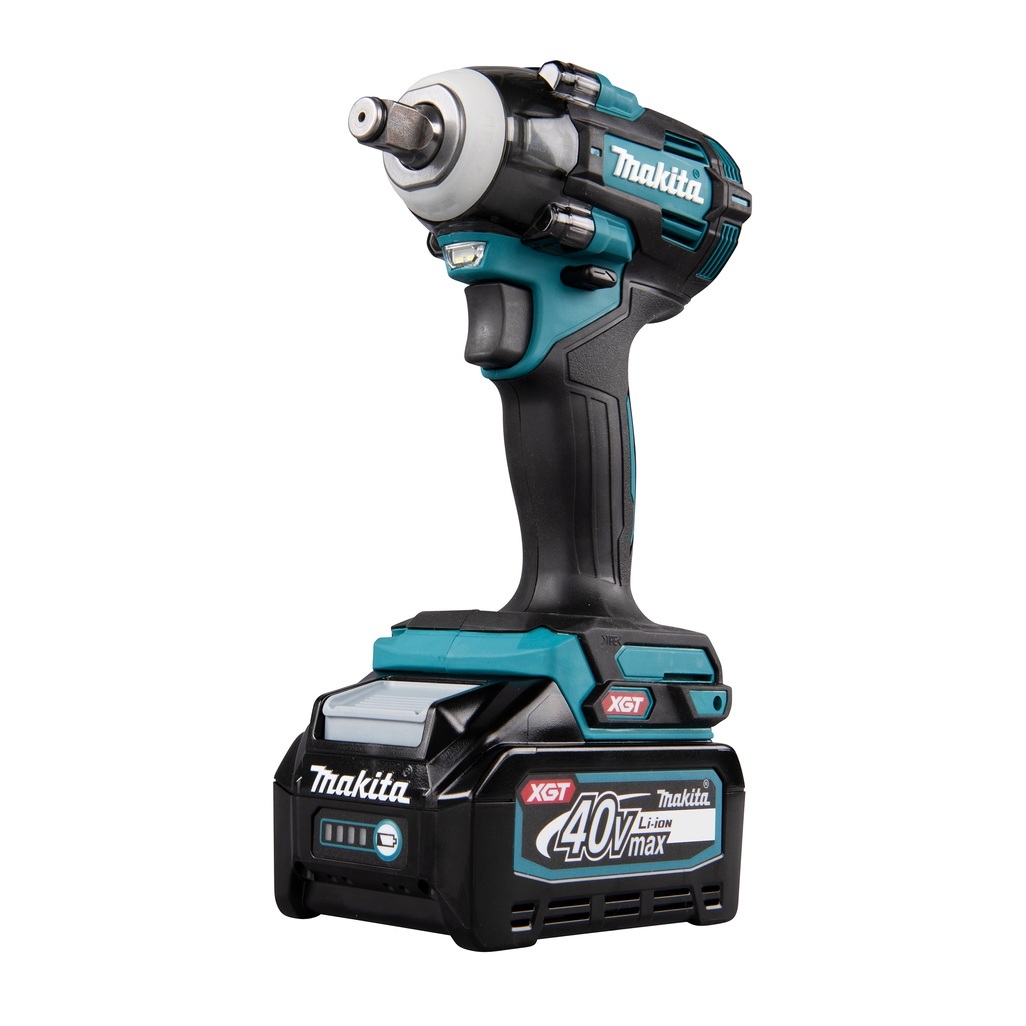 Chiave a impulsi brushless extra compatta ed efficiente con quattro livelli di potenza. Chiave a impulsi potente extra compatta, lunghezza 144 mm, attacco 1/2". Dimensioni e peso ridotto rendono questo utensile facile da usare, offrendo al contempo una coppia di serraggio massima di 350 Nm. Quattro livelli di potenza. 2 LED con pre accensione e funzioni afterglow. Fornita con due batterie 2,5 Ah e caricabatterie rapido, fornita in valigetta Makpac.