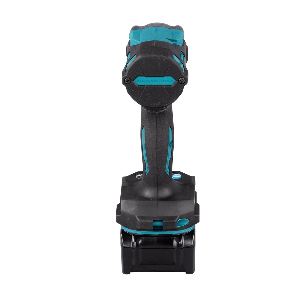 Chiave a impulsi brushless extra compatta ed efficiente con quattro livelli di potenza. Chiave a impulsi potente extra compatta, lunghezza 144 mm, attacco 1/2". Dimensioni e peso ridotto rendono questo utensile facile da usare, offrendo al contempo una coppia di serraggio massima di 350 Nm. Quattro livelli di potenza. 2 LED con pre accensione e funzioni afterglow. Fornita con due batterie 2,5 Ah e caricabatterie rapido, fornita in valigetta Makpac.