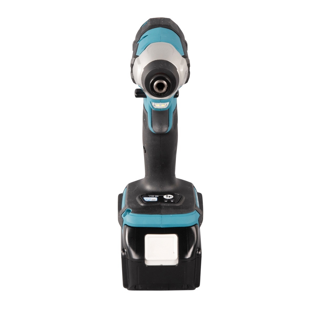 Avvitatore ad impulsi 18V 1/4" 140Nm - BL Avvitatore ad impulsi DTD157RTJ LXT® 18V compatto e leggero con una chiave esagonale con attacco da 1/4" e motore brushless ad alte prestazioni. Compatto con una coppia di serraggio massima di 140 Nm. Funzionamento in 3 modalità: A (Assistita) / Hard / Soft per molteplici applicazioni. Pratica luce a LED per illuminare la zona di lavoro. Fornito con due batterie 5,0 Ah e caricabatterie. Fornito con valigetta MAKPAC.