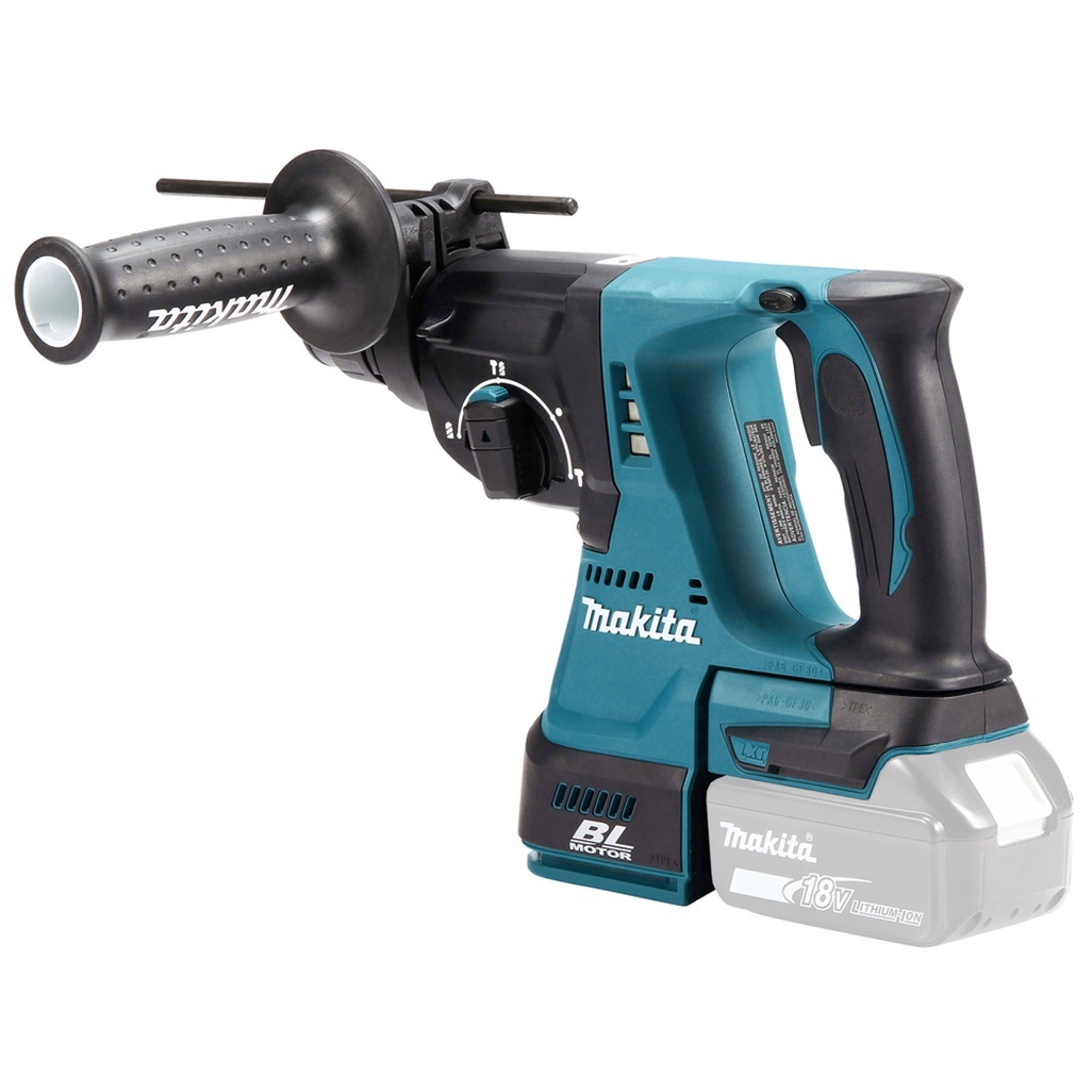18V • SDS-Plus compatibile • 24mm • 2,0 J Tassellatore 18V SDS-Plus compatibile 24 mm - 3 Funz Tassellatore 18V dotato di motore brushless per alte prestazioni con portapunte ad innesto rapido per punte SDS-Plus compatibili. Energia d'urto di 2,0 J. 3 funzioni: rotazione, percussione, rotazione + percussione. La possibilità di funzione reverse di semplice azionamento permette di utilizzare la macchina in entrambi i sensi nella foratura. Orientamento scalpello in 40 angolazioni. La batteria è collegata all'utensile tramite un supporto in gomma per diminuire le vibrazioni durante l'utilizzo. Il sistema XPT permette l'utilizzo in presenza di polvere e gocce d'acqua. Fornito con 2 batterie da 5,0Ah BL1850B, caricabatterie rapido 45' DC18RC, valigetta makpac tipo 4 (821552-6). Accessori in dotazione: impugnatura laterale, asta di profondità, mandrino a sgancio rapido.