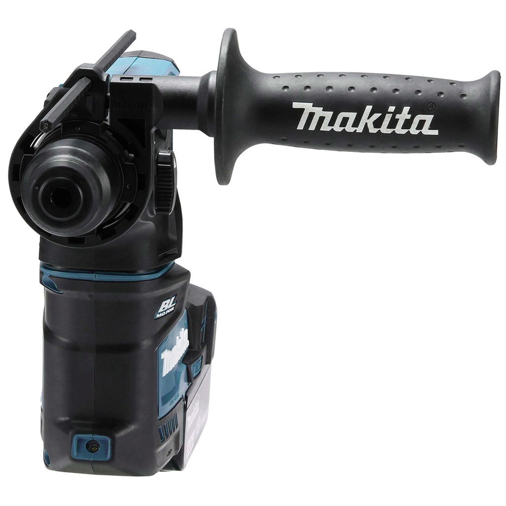 18V • SDS-Plus compatibile• 17mm • 1,2 J Tassellatore 18V SDS-Plus compatibile17 mm - BL Tassellatore con impugnatura ergonomica dotato di attacco rapido per punte SDS-Plus compatibili motore brushless per alte prestazioni. Adatto per foratura e foratura ad impatto. Energia d'urto di 1,2 J. 2 funzioni: rotazione, ,rotazione + percussione. Protezione anteriore dell'impugnatura a "D" per un maggior comfort e maggiore sicurezza per l'operatore. E' presente la frizione di sicurezza per la sicurezza dell'operatore durante la lavorazione. La batteria è collegata all'utensile tramite un supporto in gomma per diminuire le vibrazioni durante l'utilizzo. fornito con 2 batterie 5,0 Ah BL1850B, caricabatterie rapido 45' DC18RC, valigetta makpac tipo 2(821551-8). Accessori in dotazione: impugnatura laterale, asta di profondità.